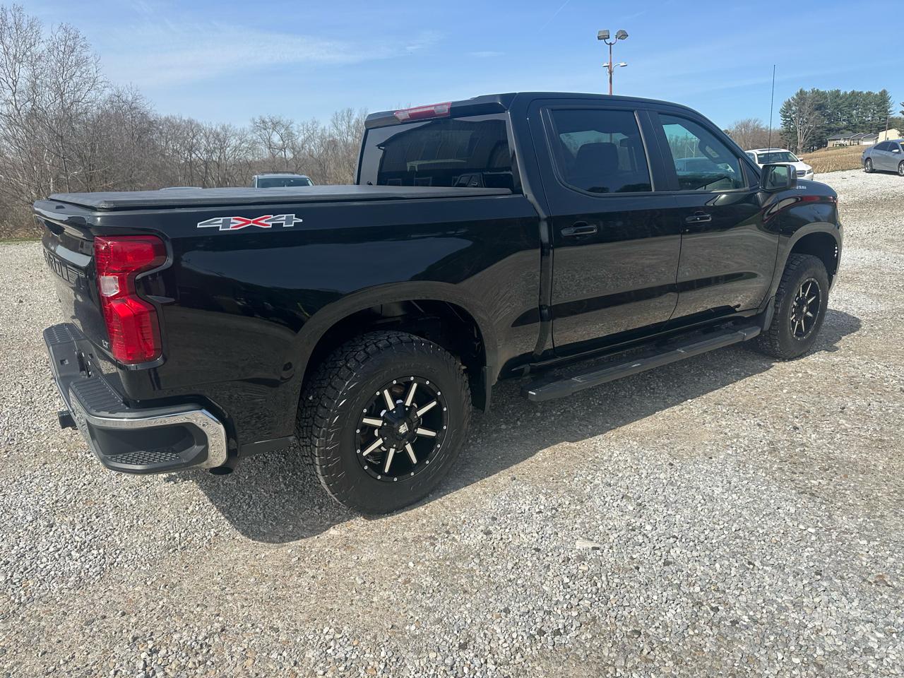 Chevrolet Silverado 1500 LT Crew Cab 4WD 2022