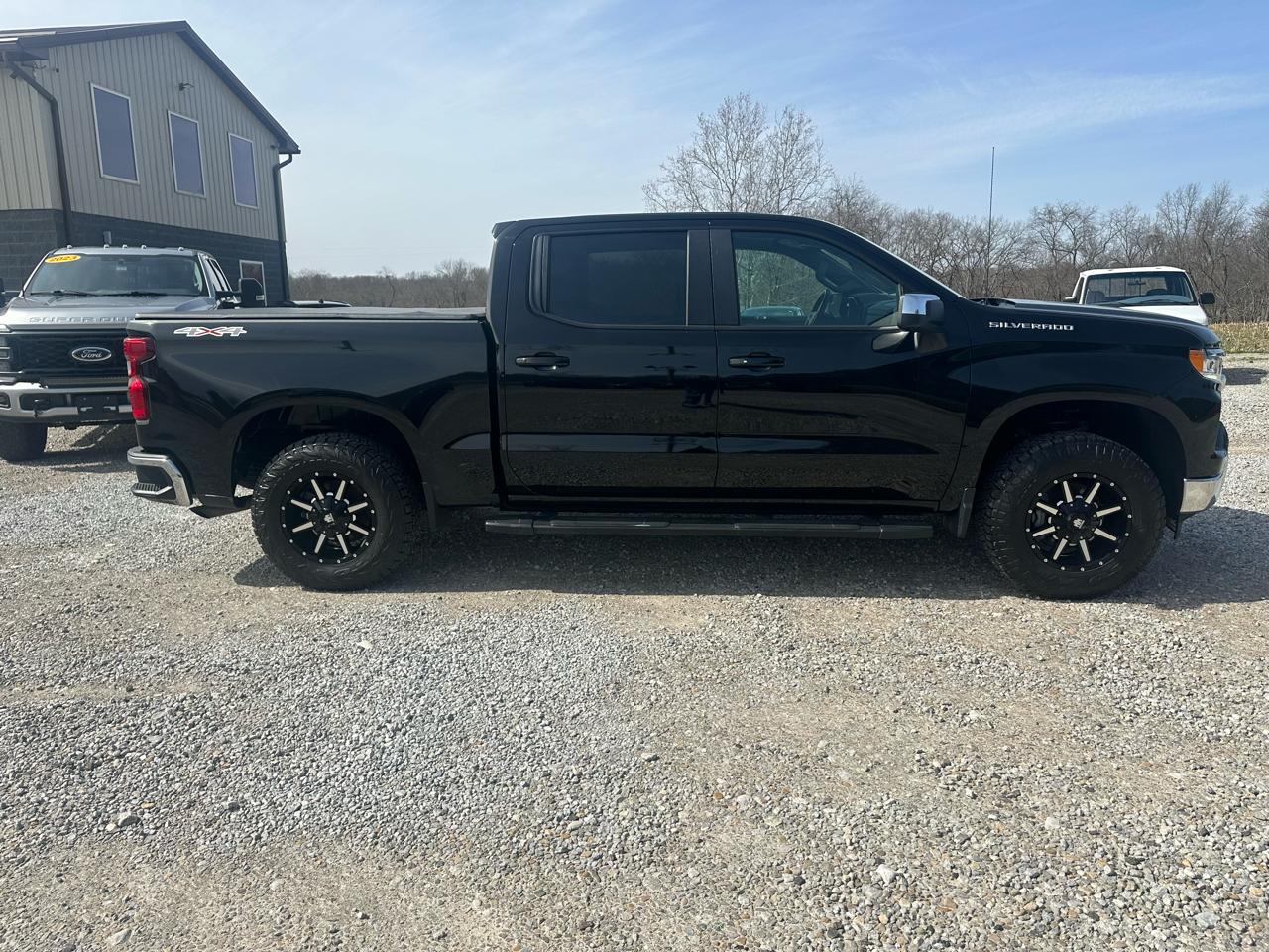 Chevrolet Silverado 1500 LT Crew Cab 4WD 2022