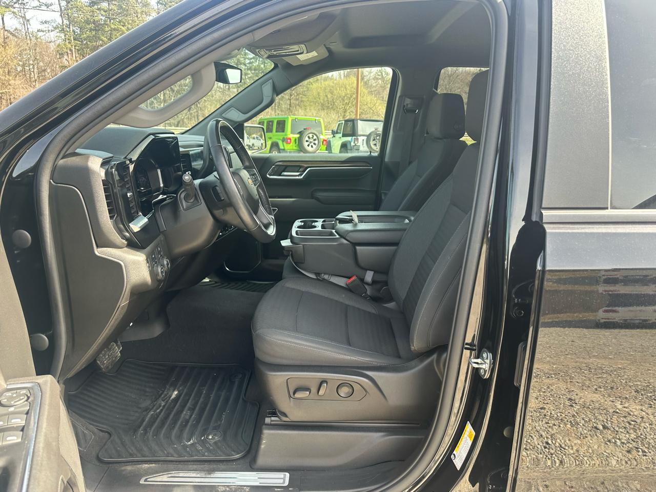 Chevrolet Silverado 1500 LT Crew Cab 4WD 2022