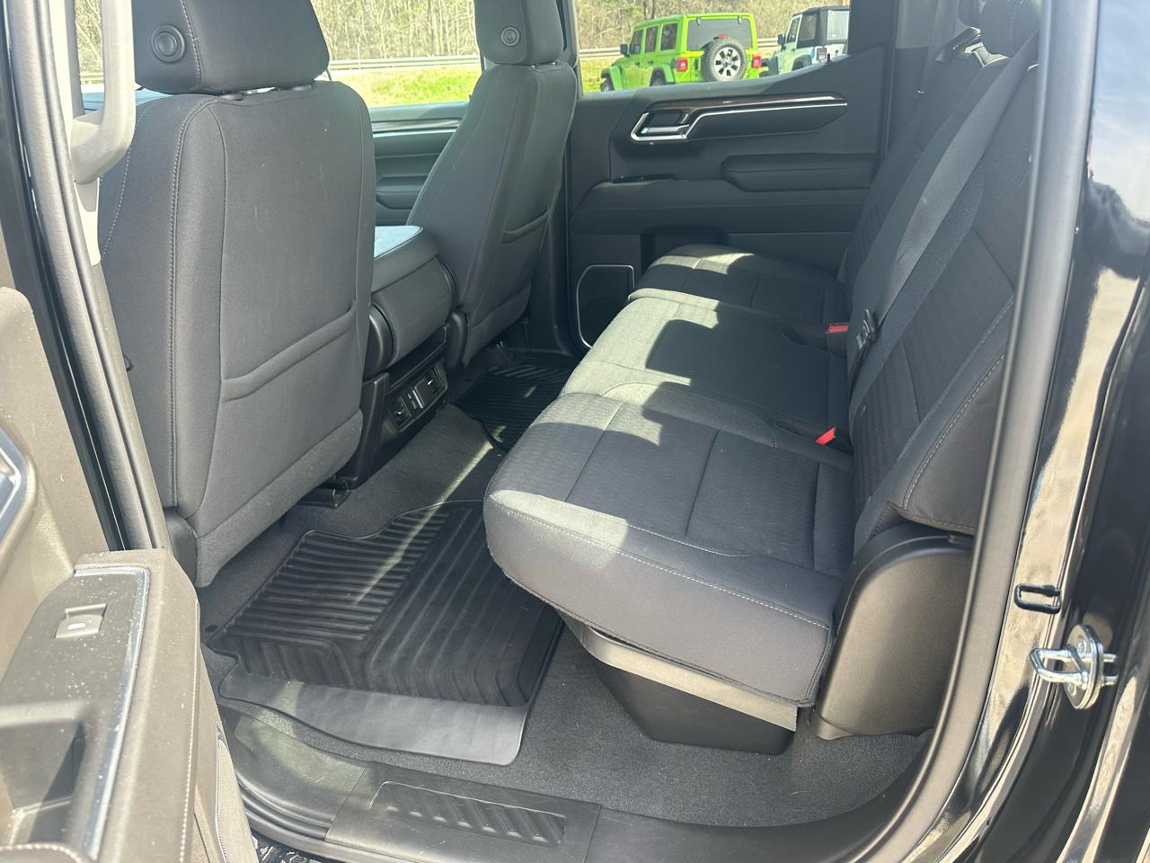 Chevrolet Silverado 1500 LT Crew Cab 4WD 2022