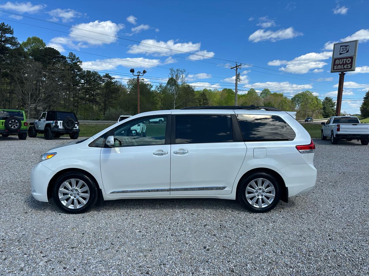 Toyota Sienna Limited AWD 7-Passenger V6 2013