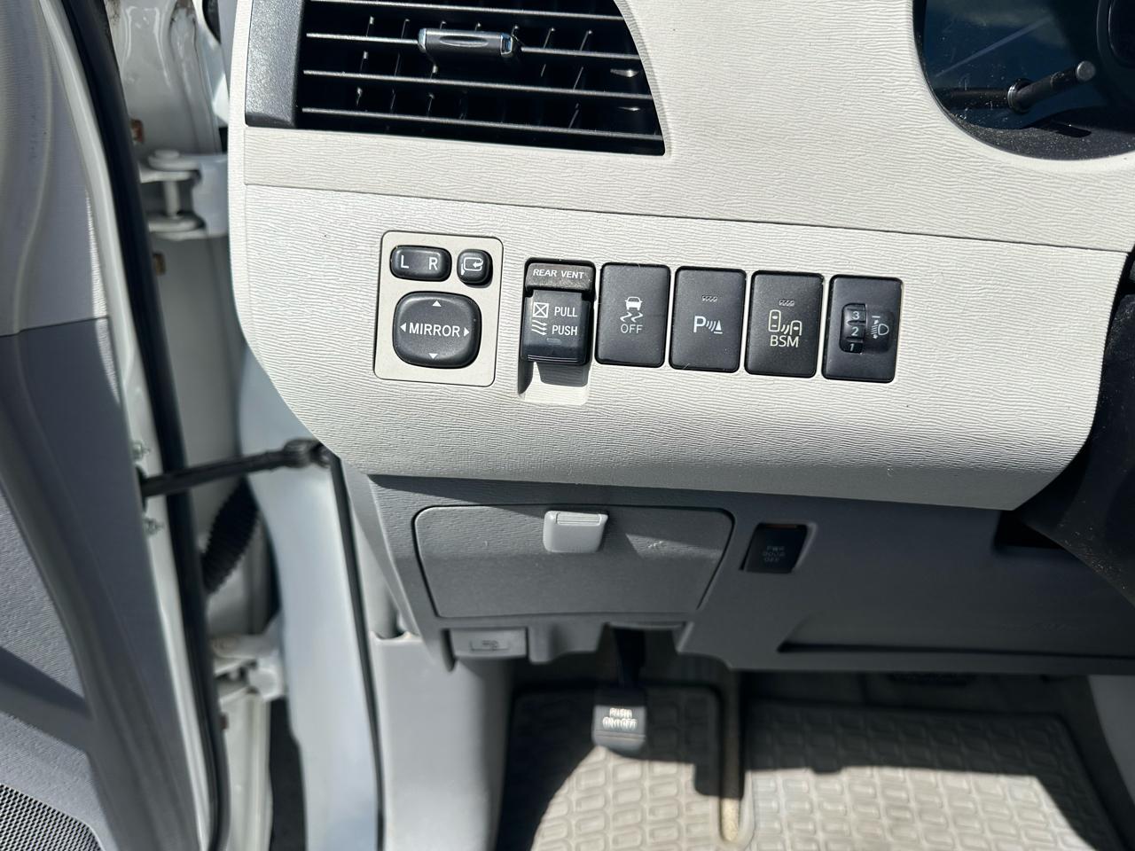 Toyota Sienna Limited AWD 7-Passenger V6 2013