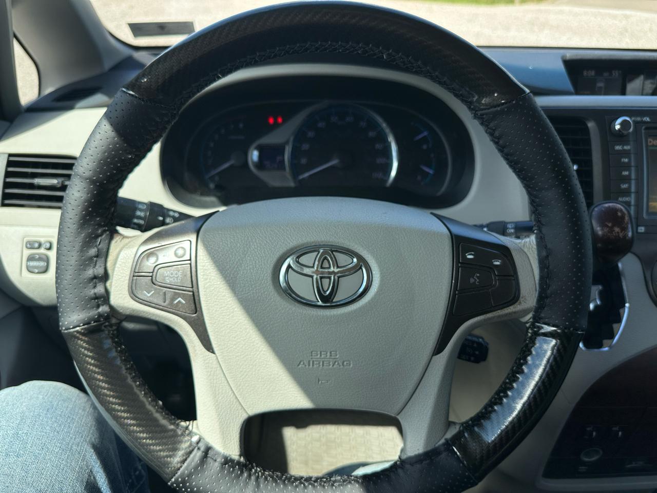 Toyota Sienna Limited AWD 7-Passenger V6 2013