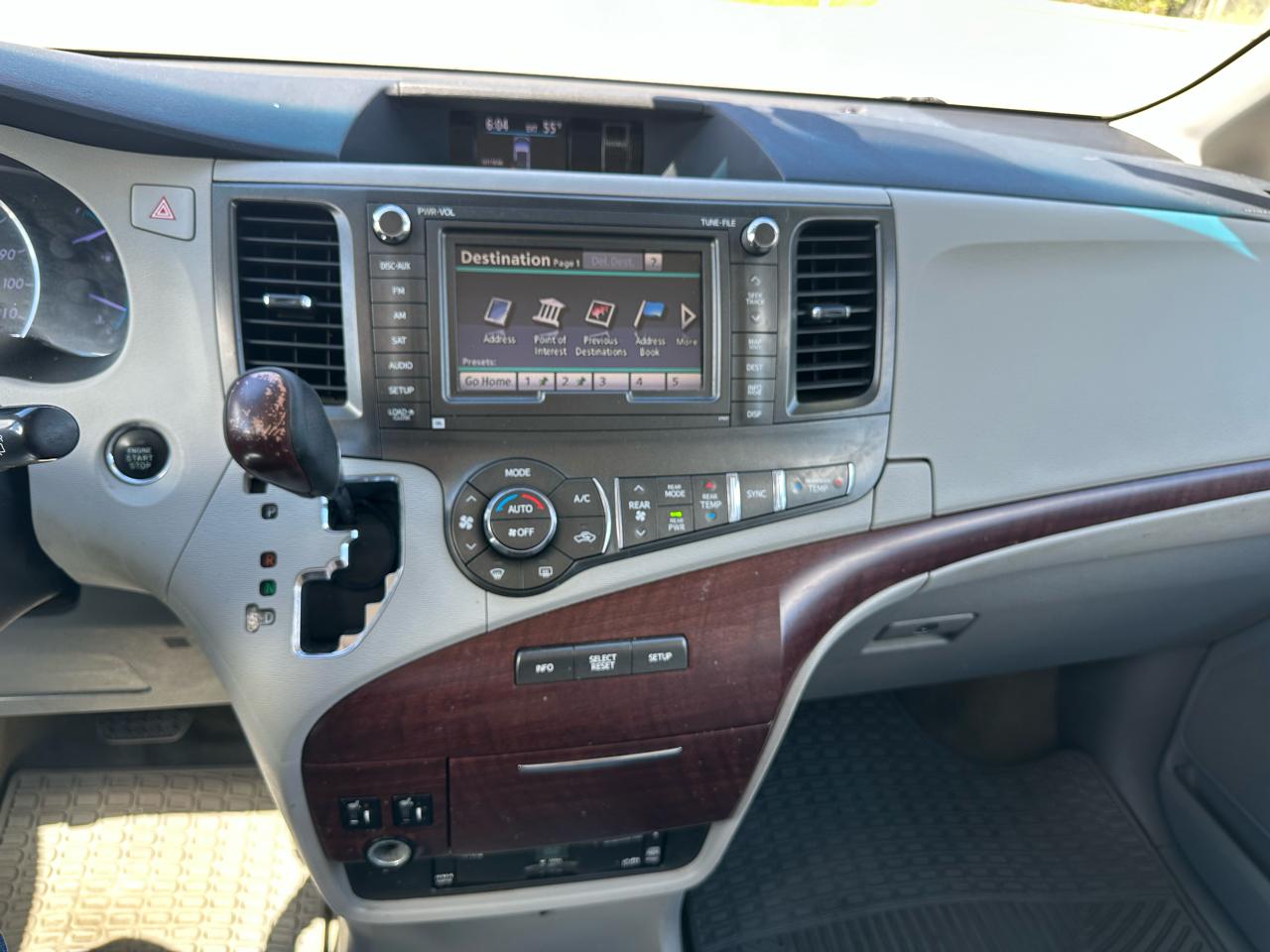 Toyota Sienna Limited AWD 7-Passenger V6 2013