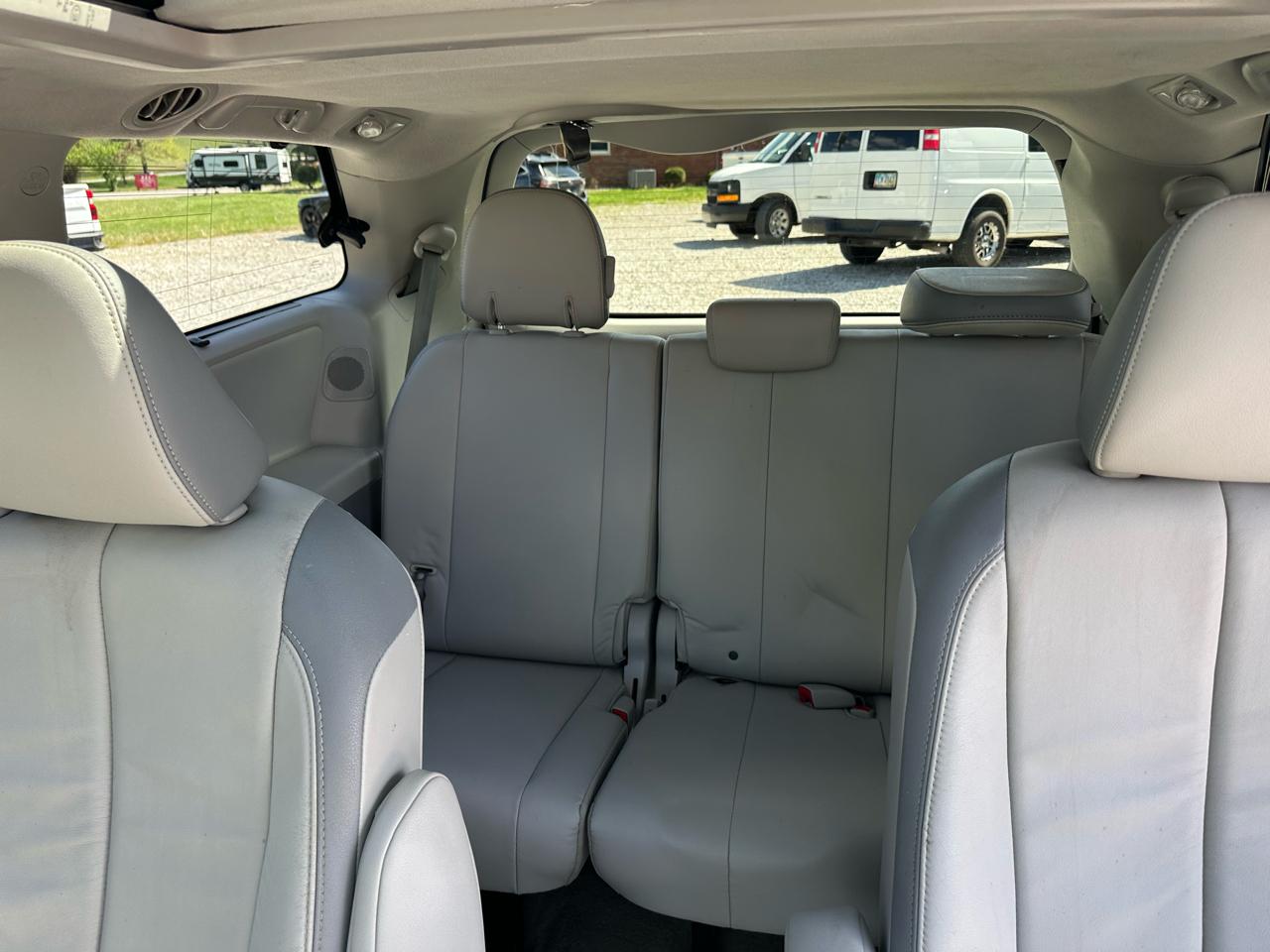 Toyota Sienna Limited AWD 7-Passenger V6 2013