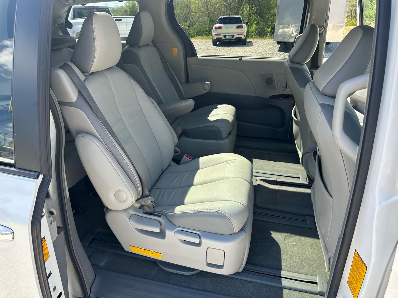 Toyota Sienna Limited AWD 7-Passenger V6 2013