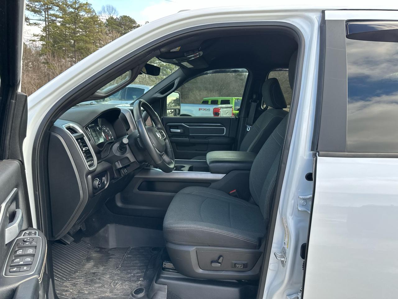 RAM 2500 Tradesman Crew Cab SWB 4WD 2023