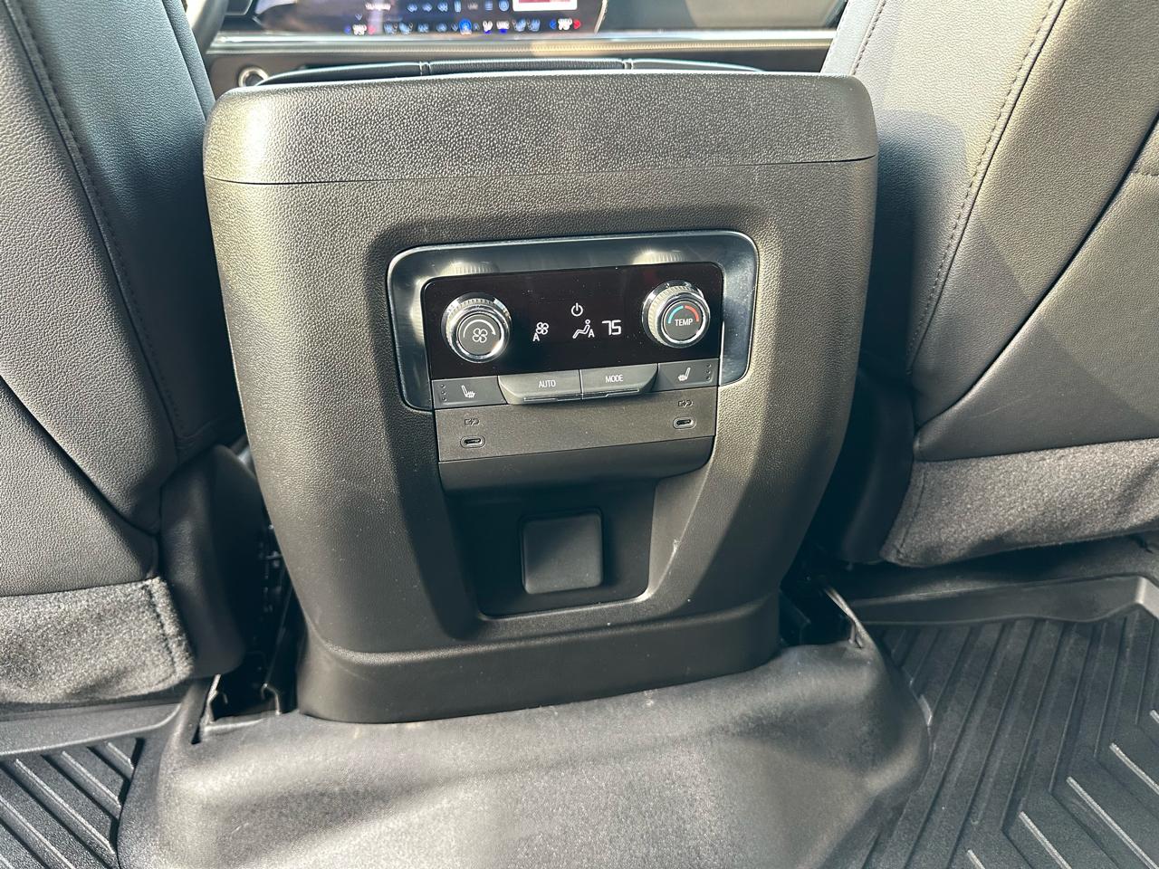 Chevrolet Tahoe Premier 4WD 2025