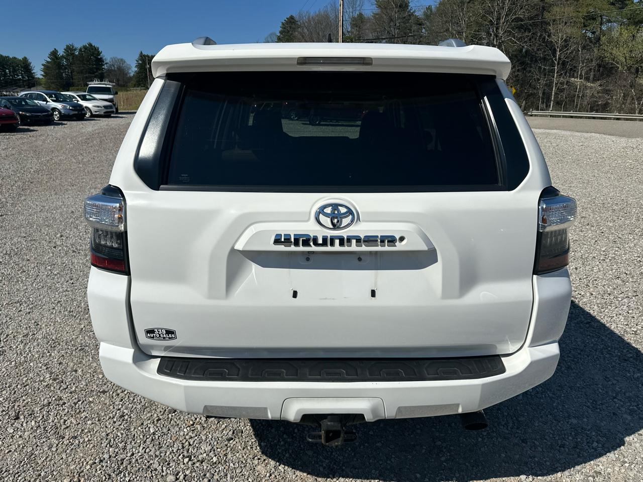 Toyota 4Runner SR5 4WD 2015