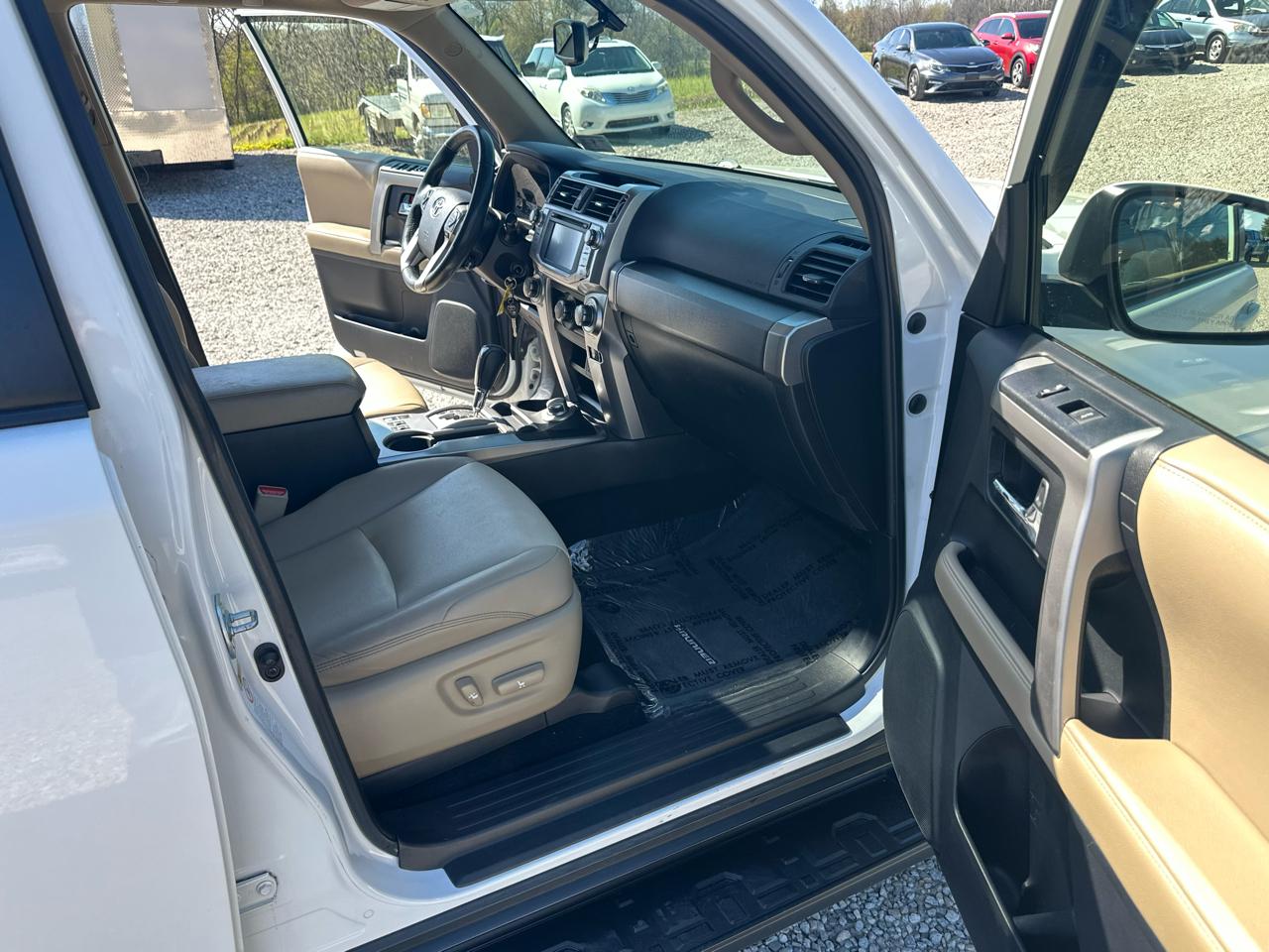 Toyota 4Runner SR5 4WD 2015