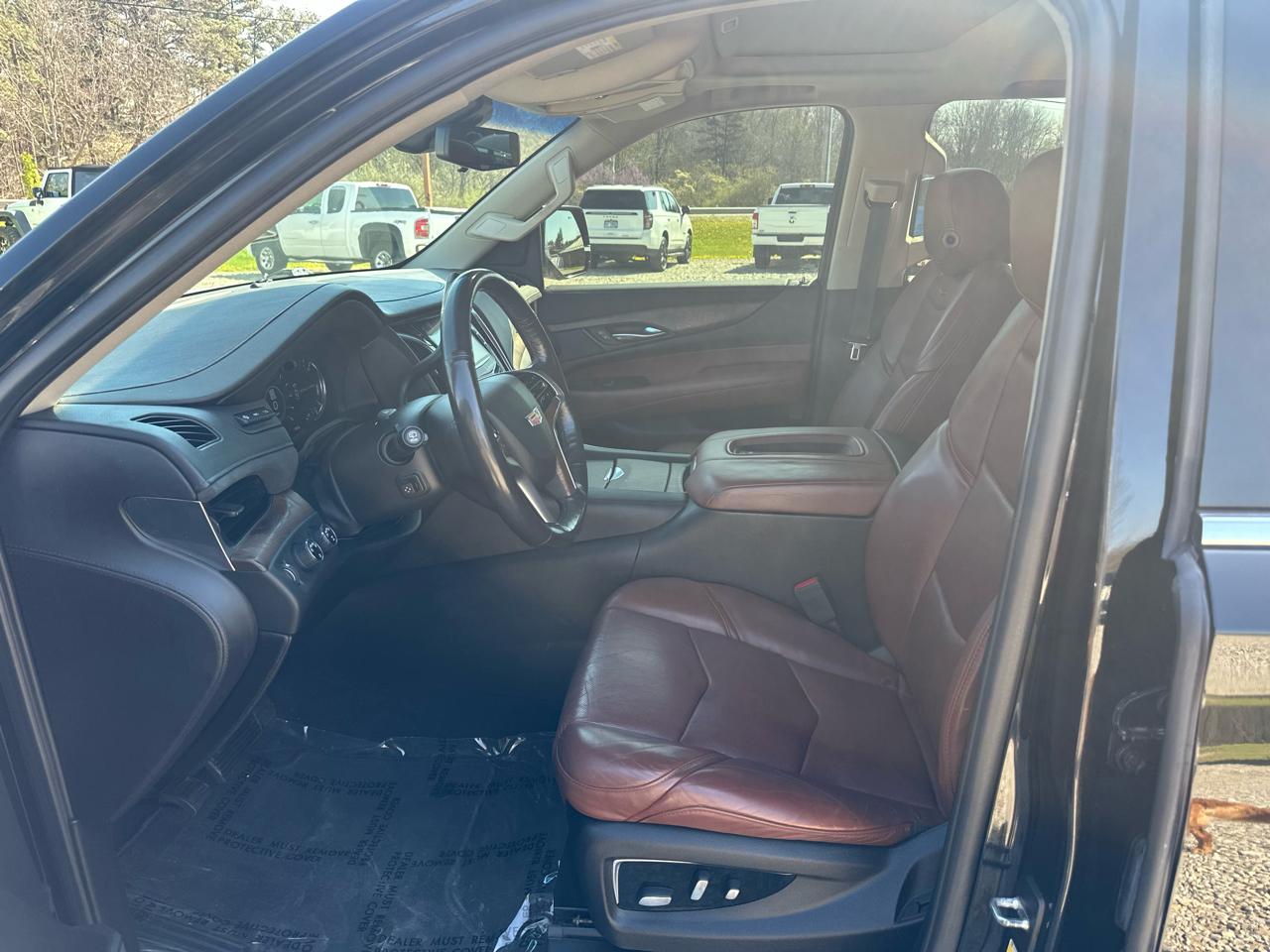 Cadillac Escalade 4WD 4dr Luxury 2018