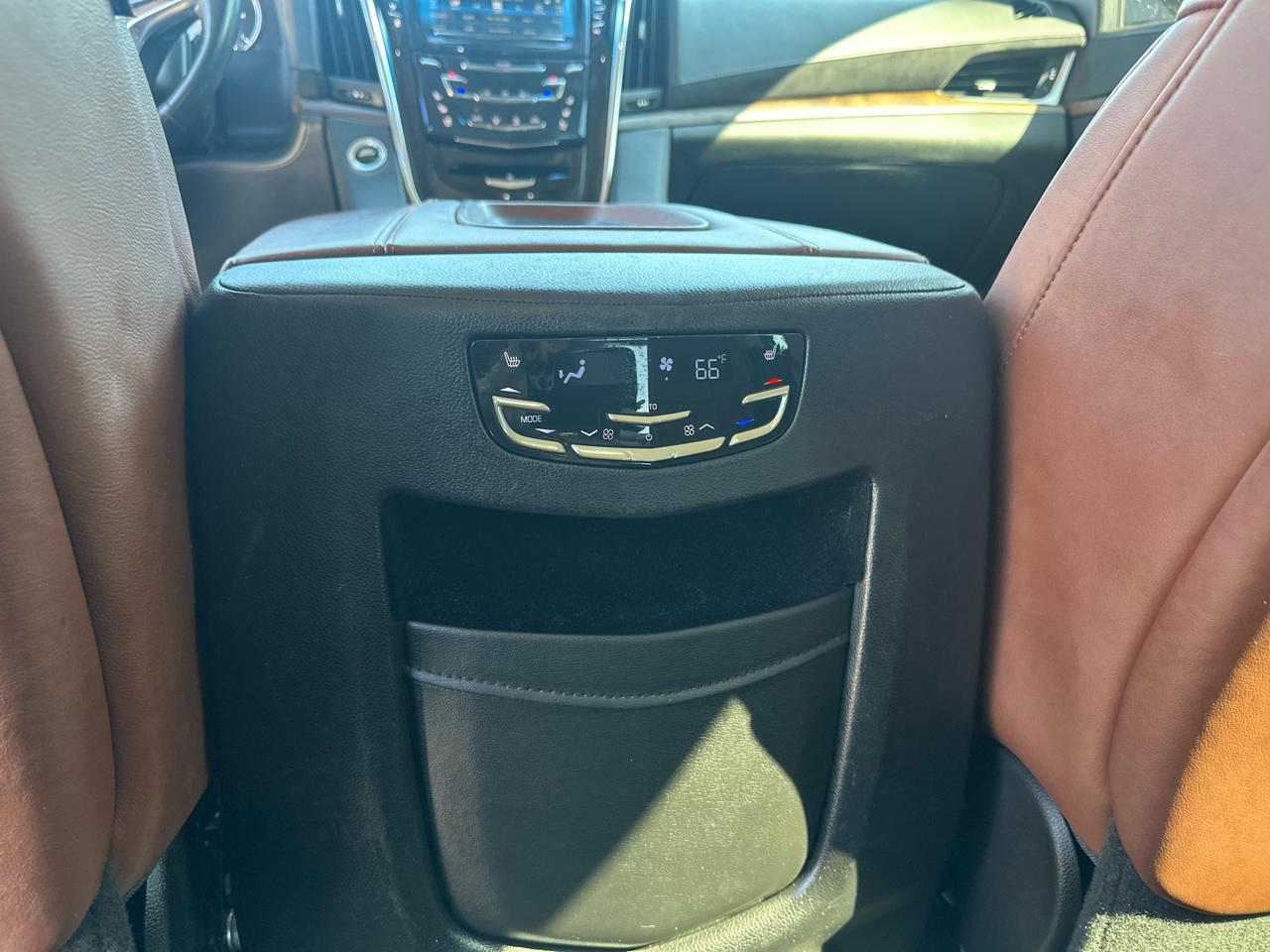 Cadillac Escalade 4WD 4dr Luxury 2018