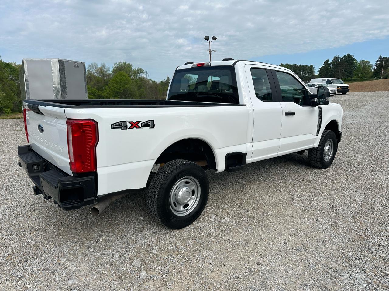 Ford Super Duty F-250 SRW XL 4WD SuperCab 6.75' Box 2024