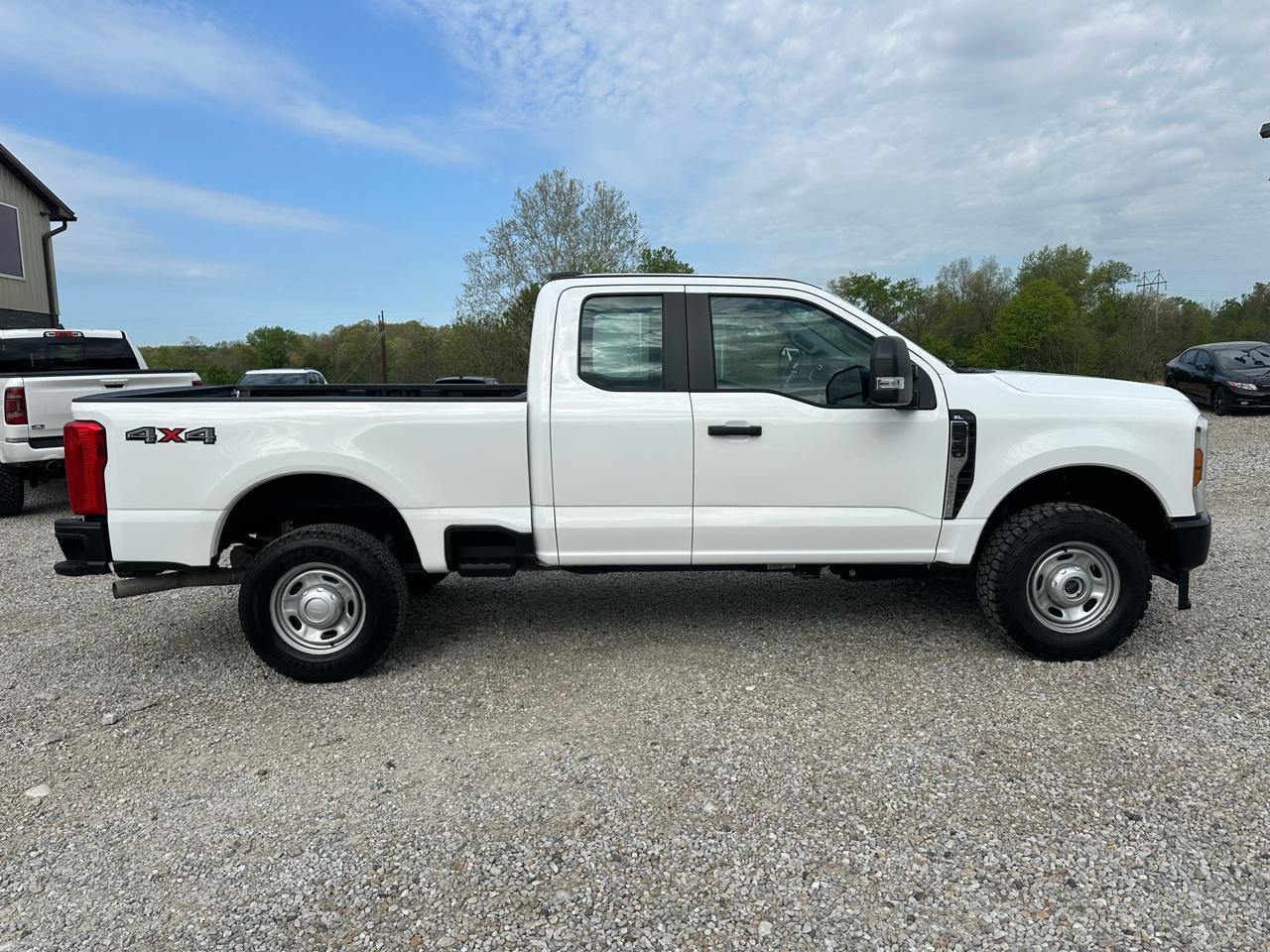 Ford Super Duty F-250 SRW XL 4WD SuperCab 6.75' Box 2024