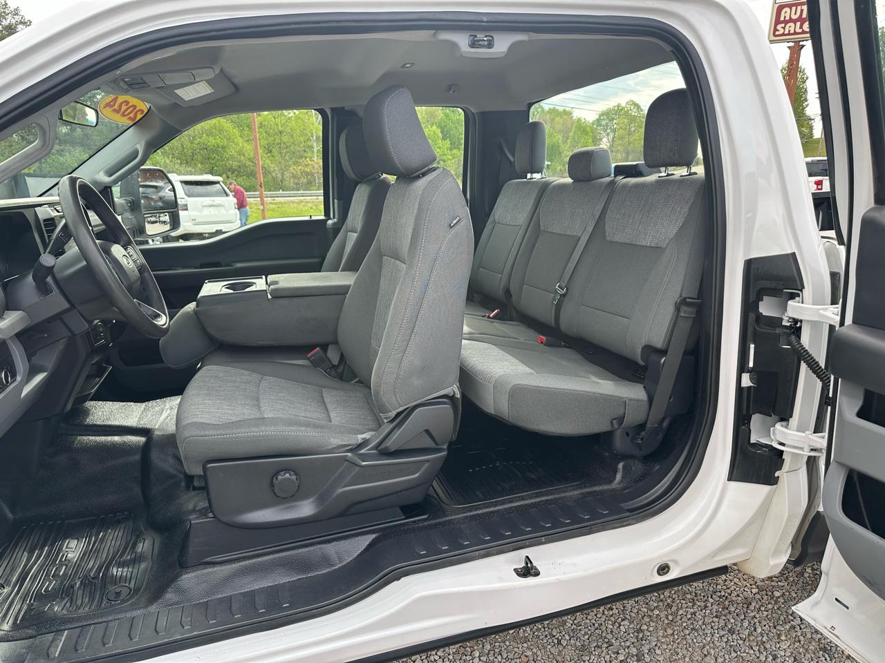 Ford Super Duty F-250 SRW XL 4WD SuperCab 6.75' Box 2024