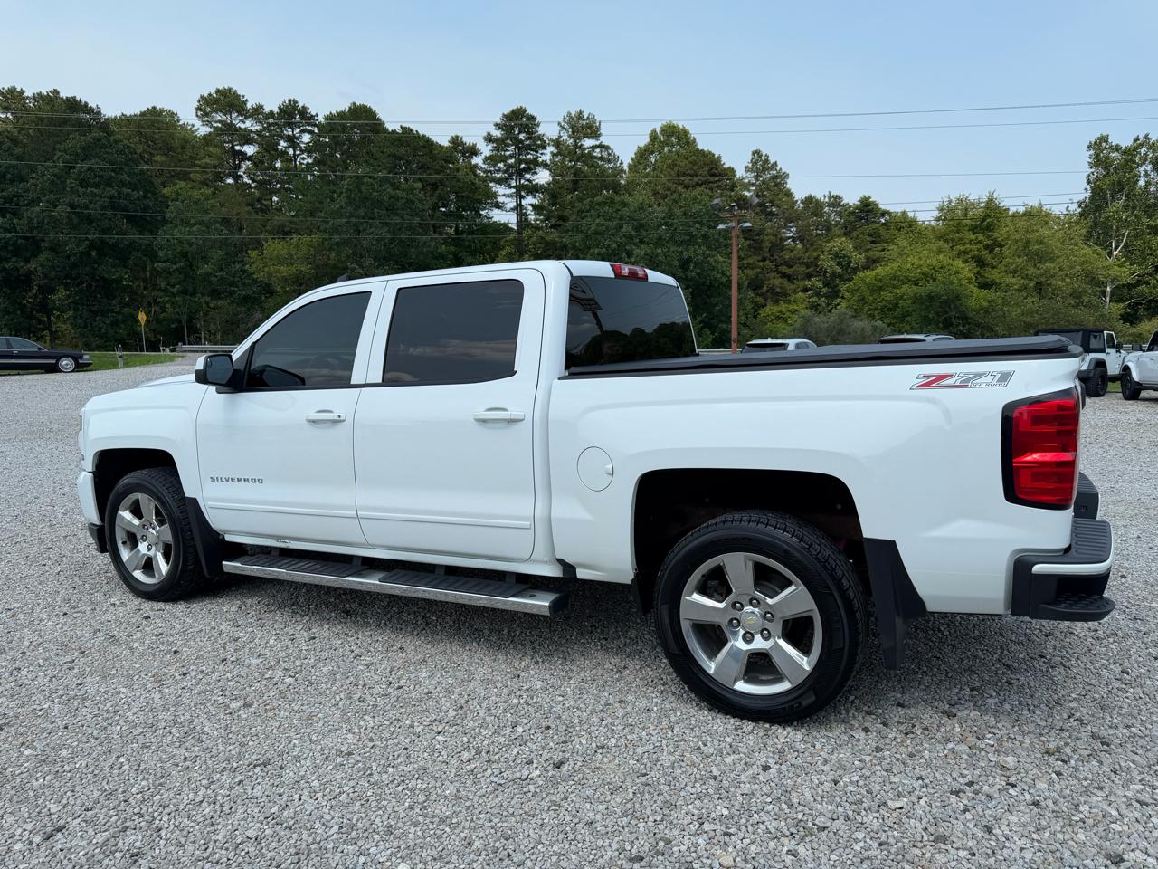 Chevrolet Silverado 1500 4WD Crew Cab 143.5" LT w/2LT 2017
