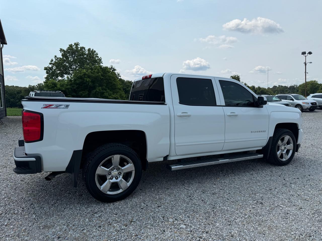 Chevrolet Silverado 1500 4WD Crew Cab 143.5" LT w/2LT 2017