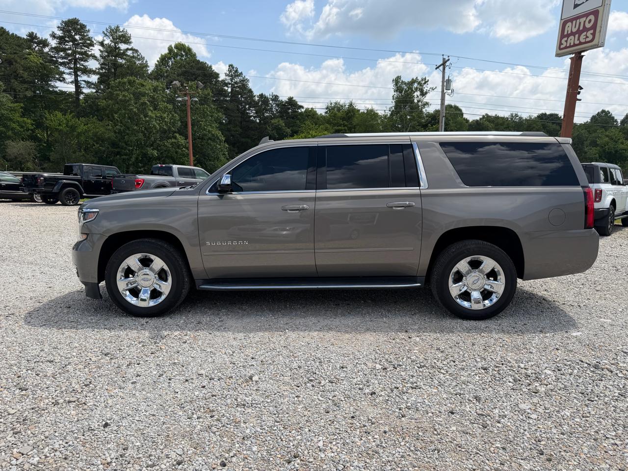Chevrolet Suburban 4WD 4dr 1500 Premier 2017