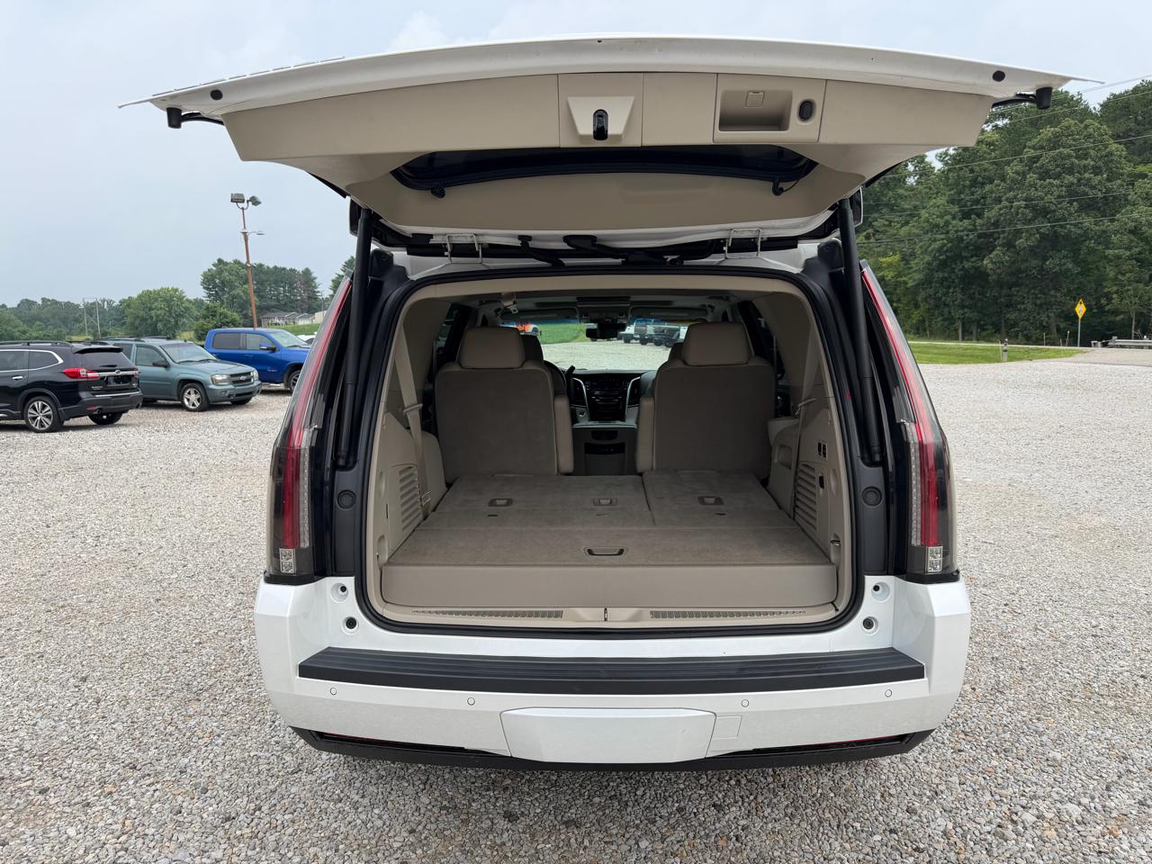 Cadillac Escalade 4WD 4dr Premium Luxury 2018