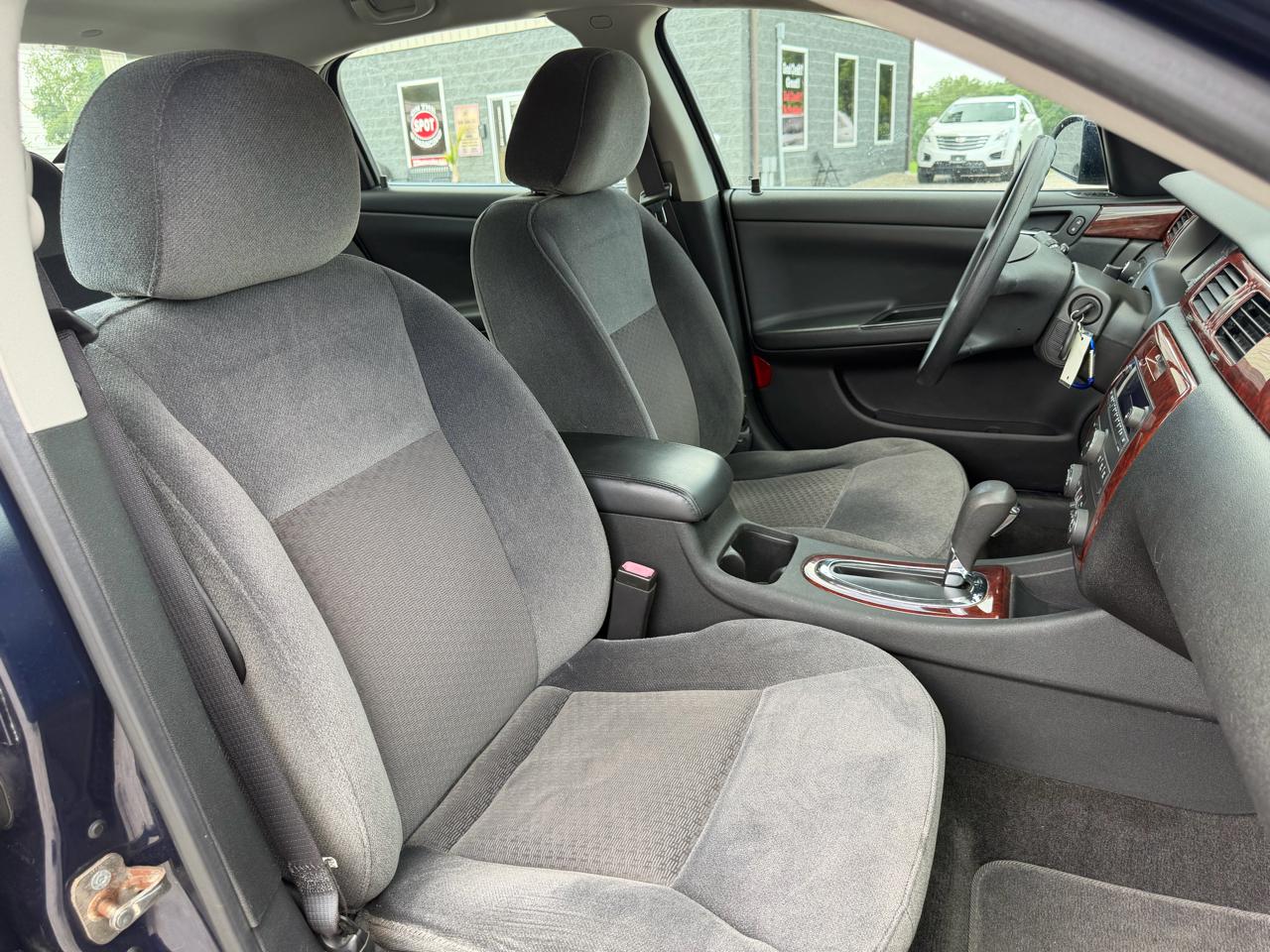 Chevrolet Impala 4dr Sdn LS 2009