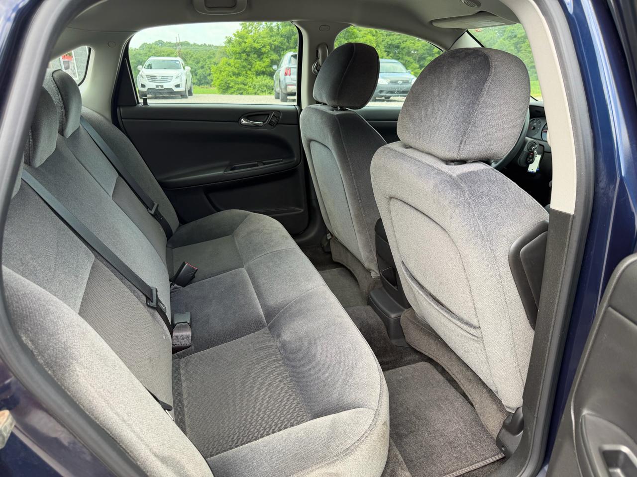Chevrolet Impala 4dr Sdn LS 2009