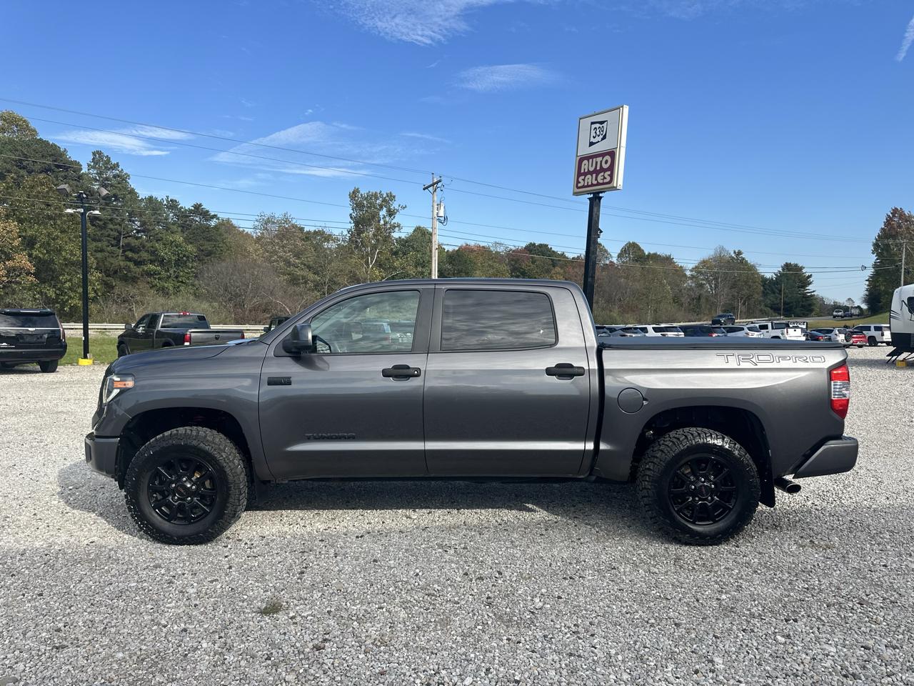 Toyota Tundra 4WD Truck CrewMax 5.7L V8 6-Spd AT SR5 (Natl) 2016