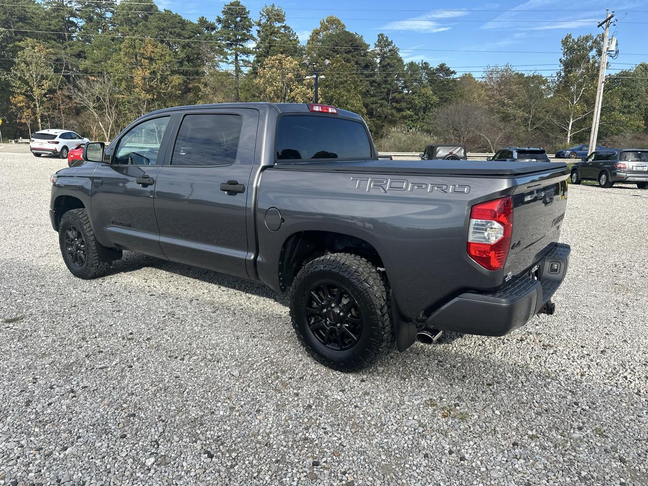 Toyota Tundra 4WD Truck CrewMax 5.7L V8 6-Spd AT SR5 (Natl) 2016
