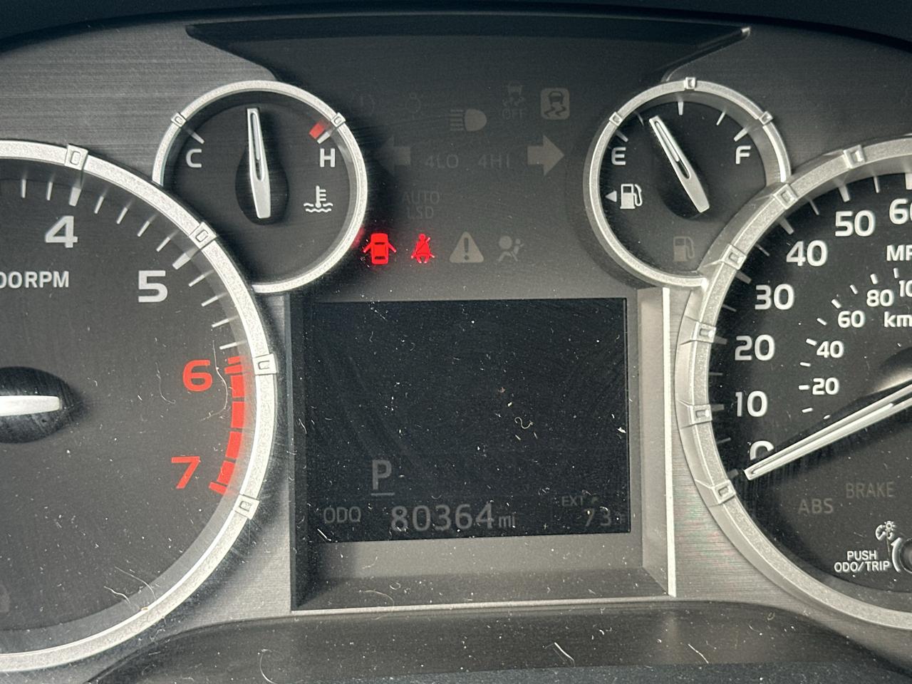 Toyota Tundra 4WD Truck CrewMax 5.7L V8 6-Spd AT SR5 (Natl) 2016