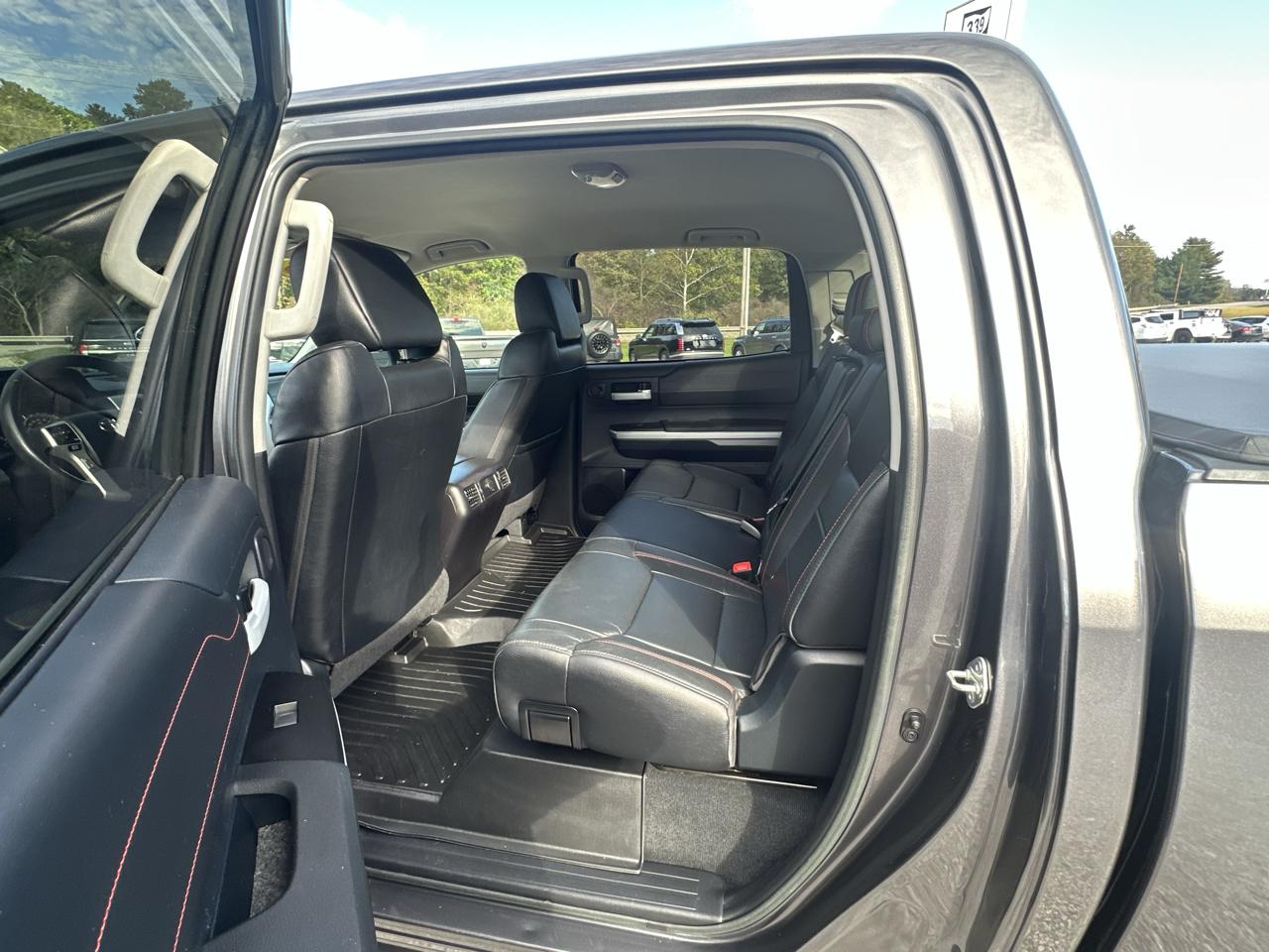 Toyota Tundra 4WD Truck CrewMax 5.7L V8 6-Spd AT SR5 (Natl) 2016
