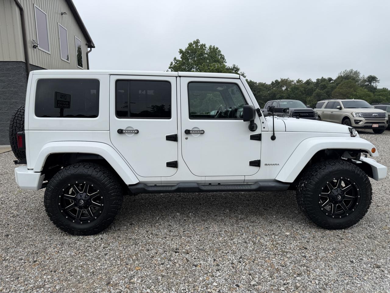 Jeep Wrangler Unlimited 4WD 4dr Sahara 2014