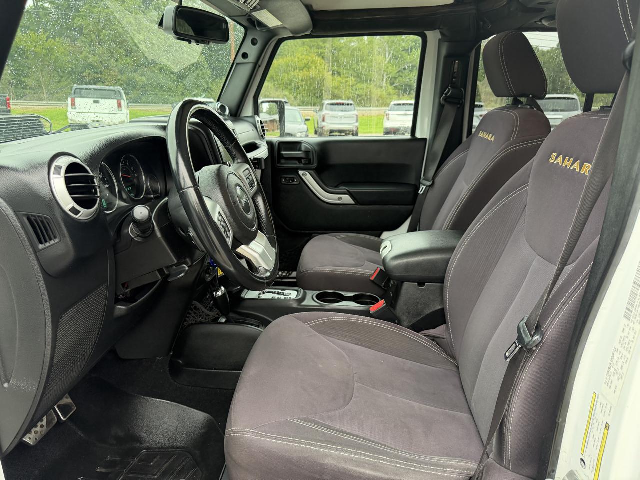 Jeep Wrangler Unlimited 4WD 4dr Sahara 2014