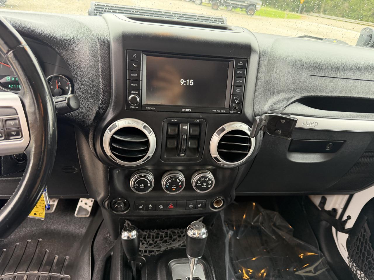 Jeep Wrangler Unlimited 4WD 4dr Sahara 2014