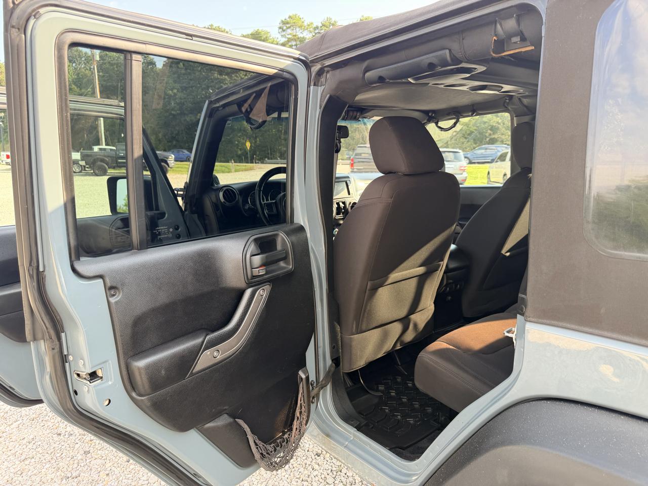 Jeep Wrangler Unlimited 4WD 4dr Sport 2014