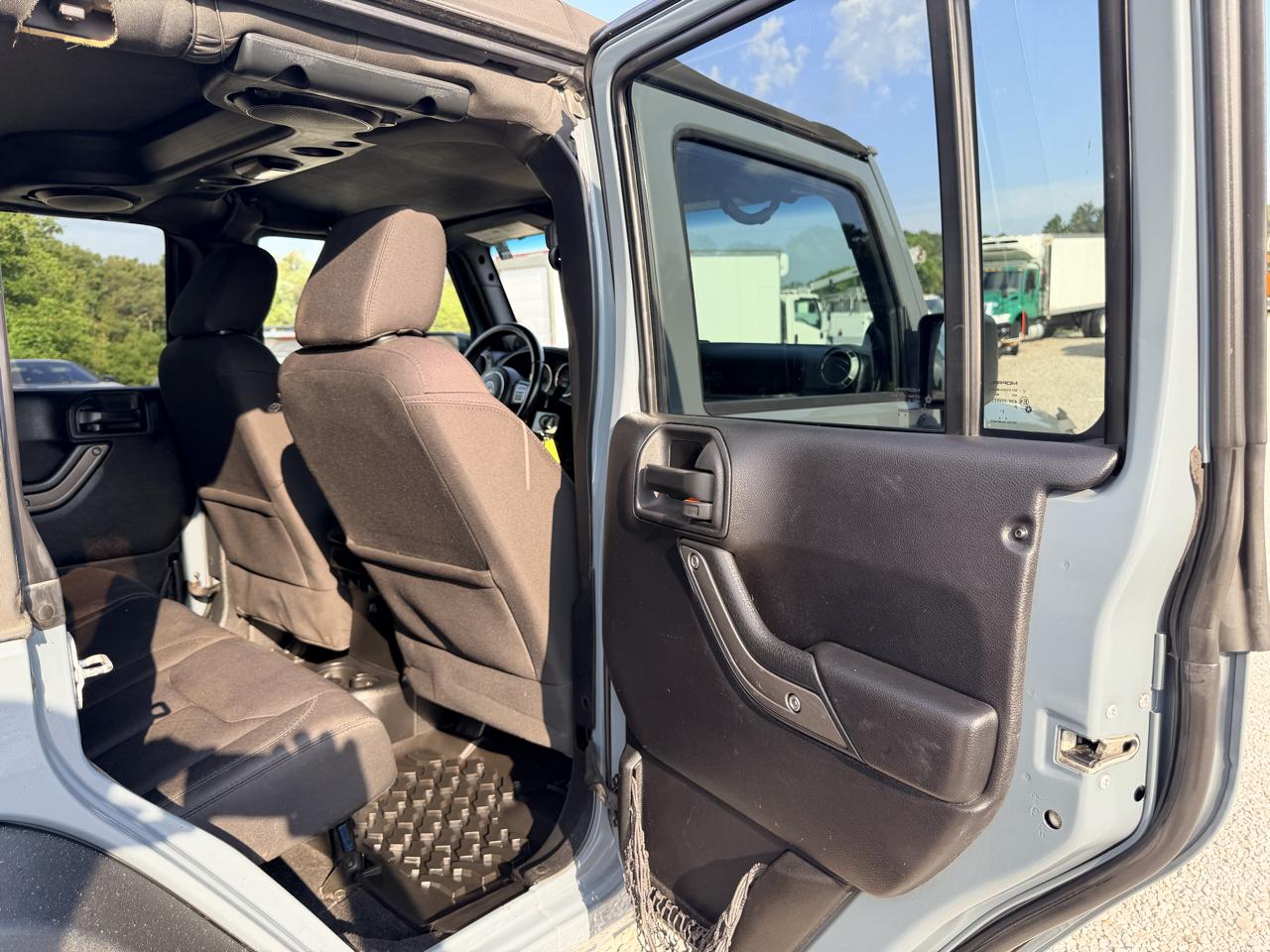 Jeep Wrangler Unlimited 4WD 4dr Sport 2014