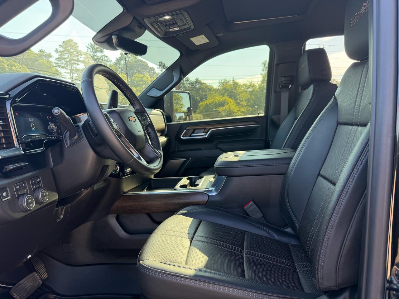 Chevrolet Silverado 3500HD 4WD Crew Cab 159" High Country 2025