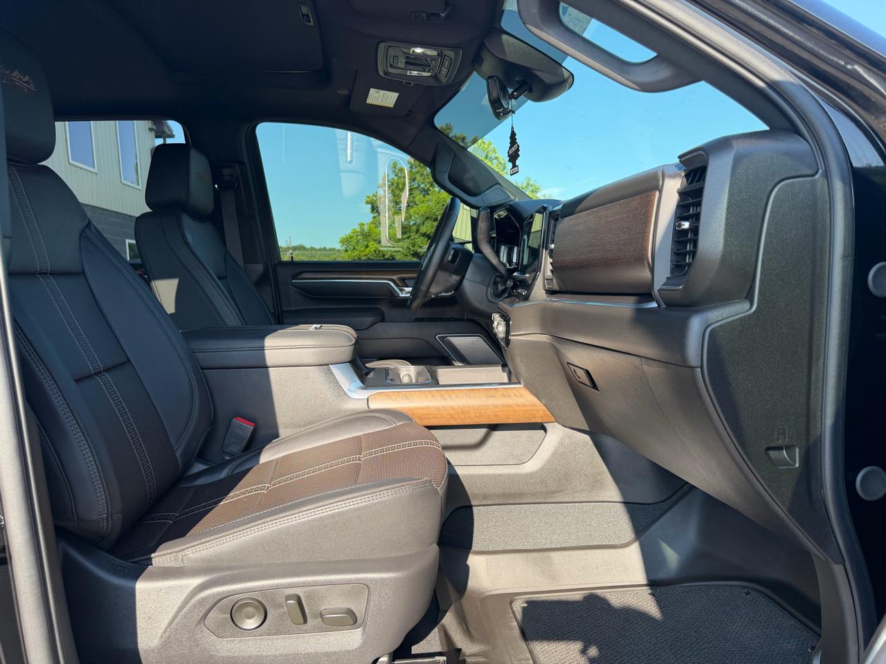 Chevrolet Silverado 3500HD 4WD Crew Cab 159" High Country 2025