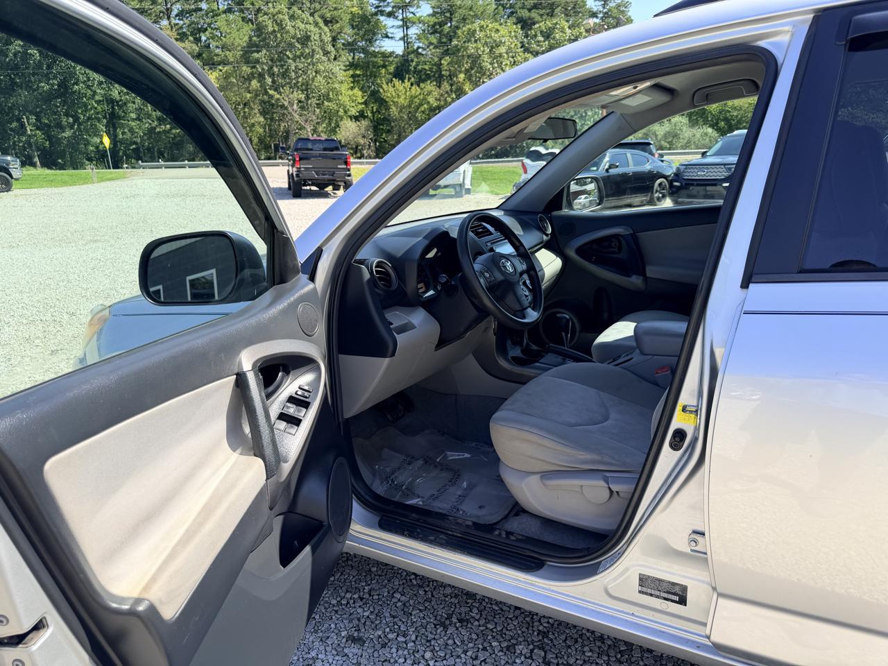 Toyota RAV4 4WD 4dr I4 (Natl) 2012