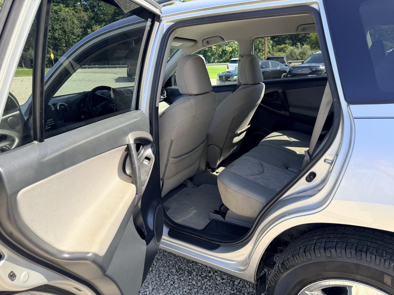 Toyota RAV4 4WD 4dr I4 (Natl) 2012