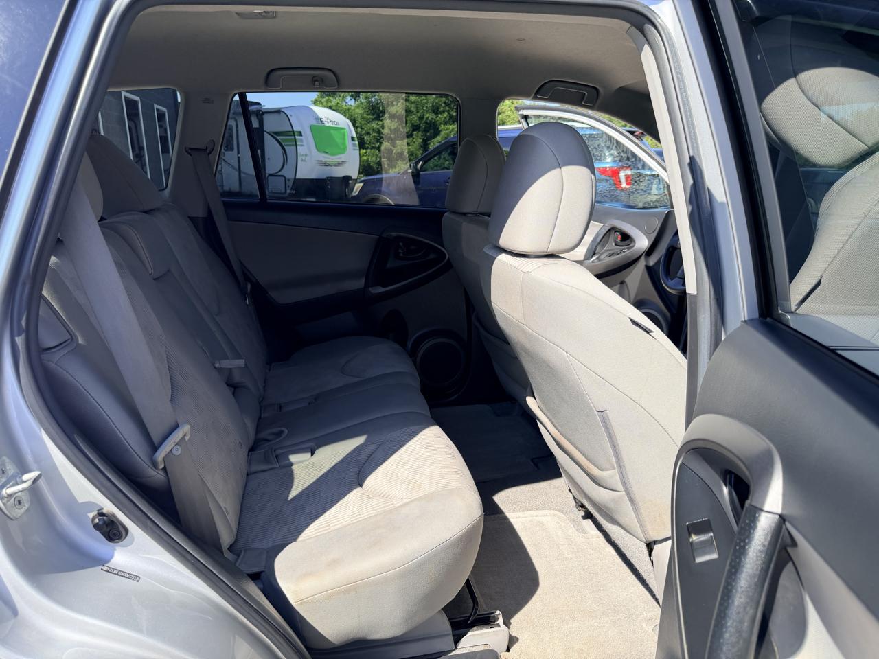 Toyota RAV4 4WD 4dr I4 (Natl) 2012