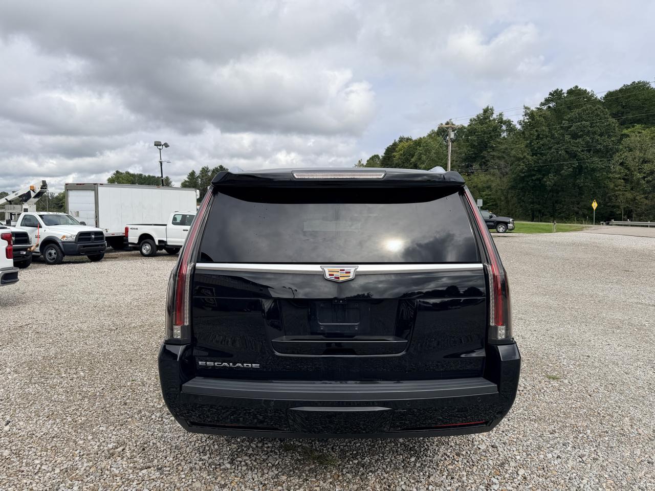 Cadillac Escalade ESV 4WD 4dr Luxury 2018