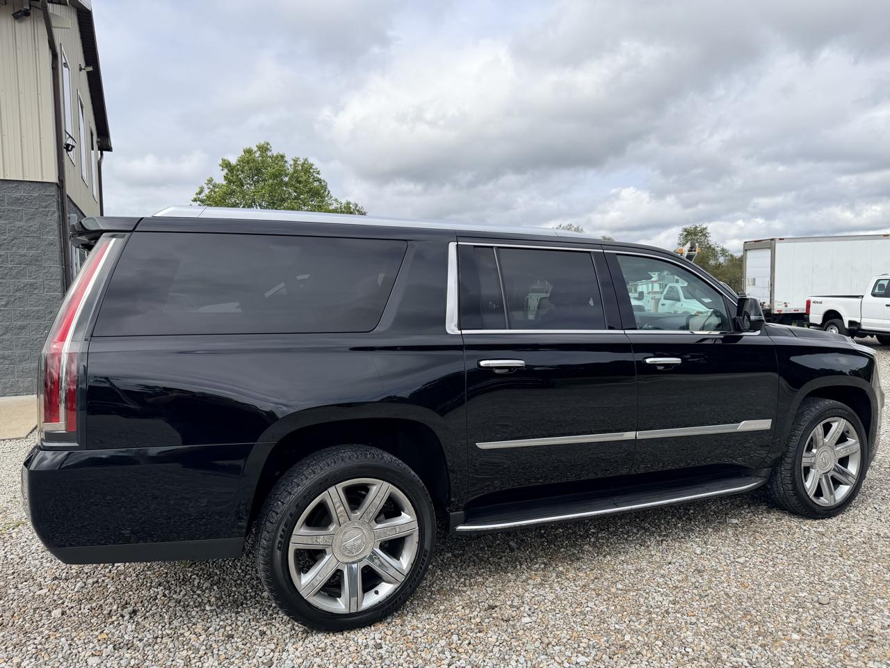 Cadillac Escalade ESV 4WD 4dr Luxury 2018
