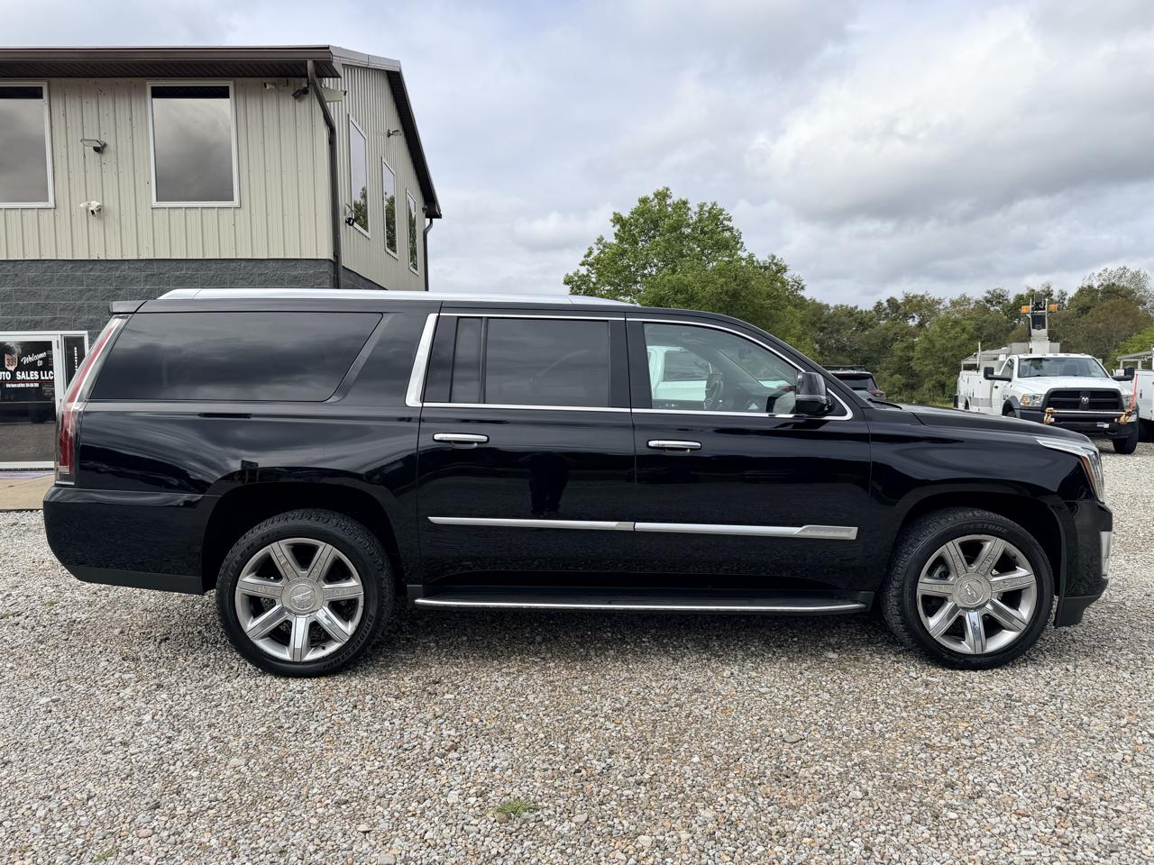 Cadillac Escalade ESV 4WD 4dr Luxury 2018