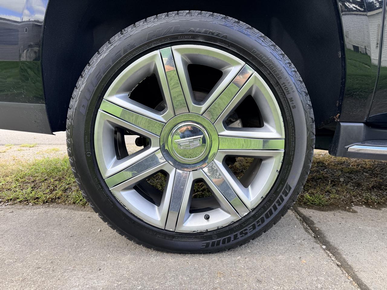 Cadillac Escalade ESV 4WD 4dr Luxury 2018