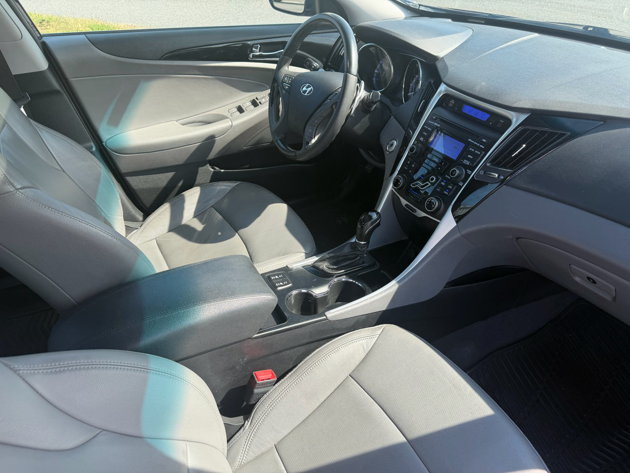 2012 Hyundai Sonata Limited photo 9