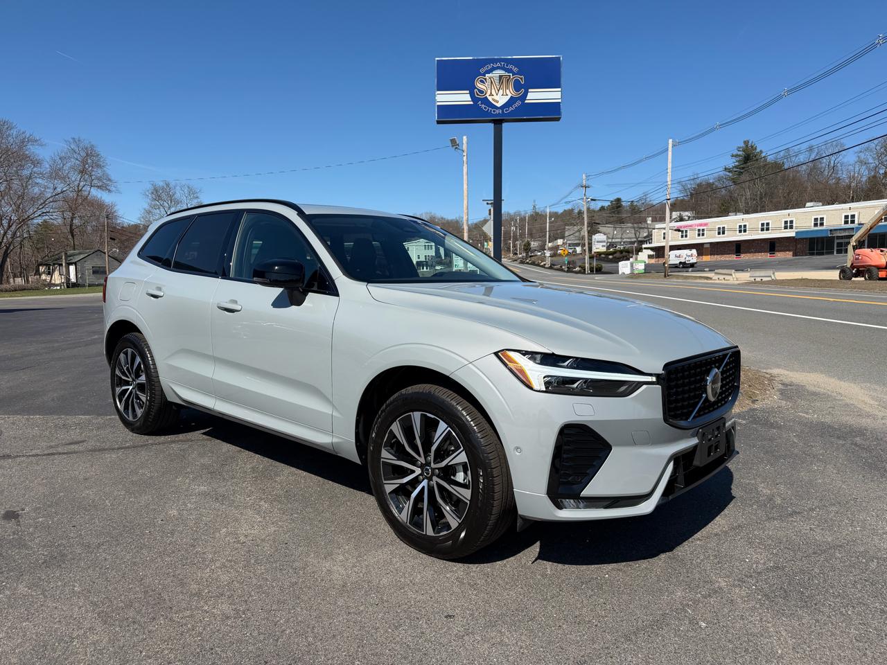 2025 Volvo XC60 B5 Plus Dark AWD