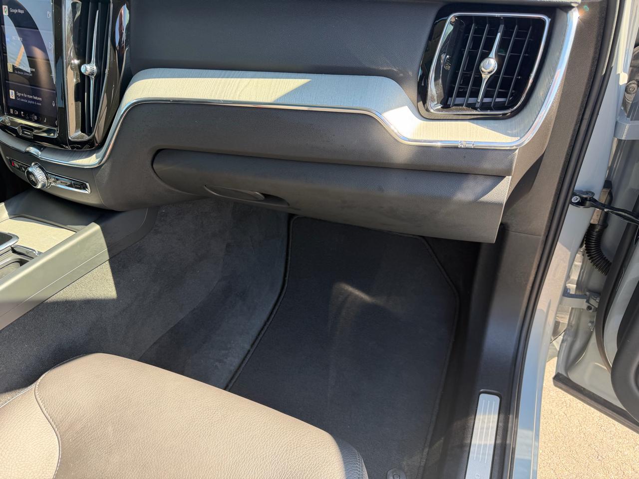 Volvo XC60 B5 Plus Dark AWD 2025