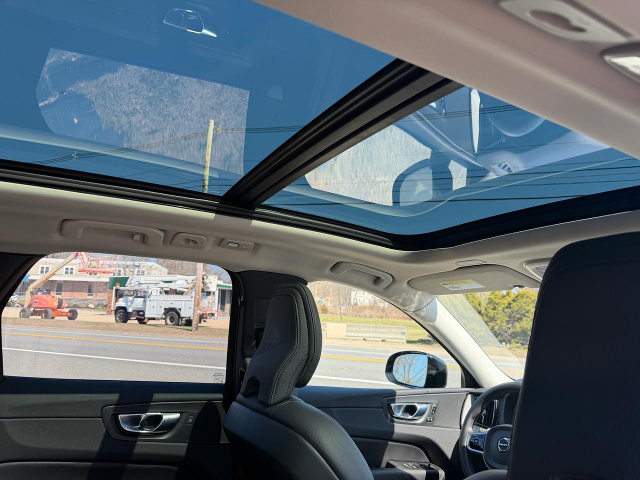 Volvo XC60 B5 Plus Dark AWD 2025