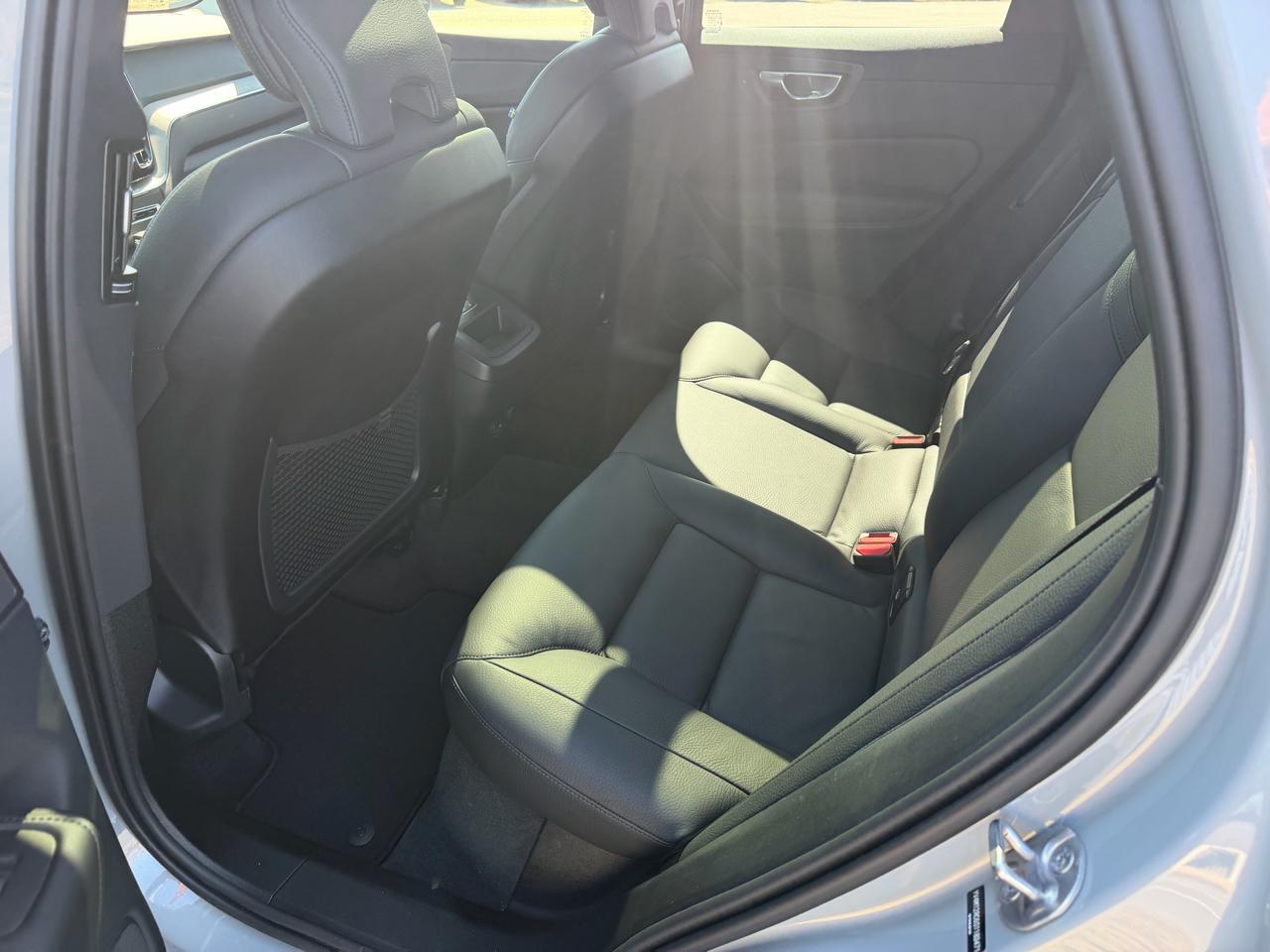 Volvo XC60 B5 Plus Dark AWD 2025