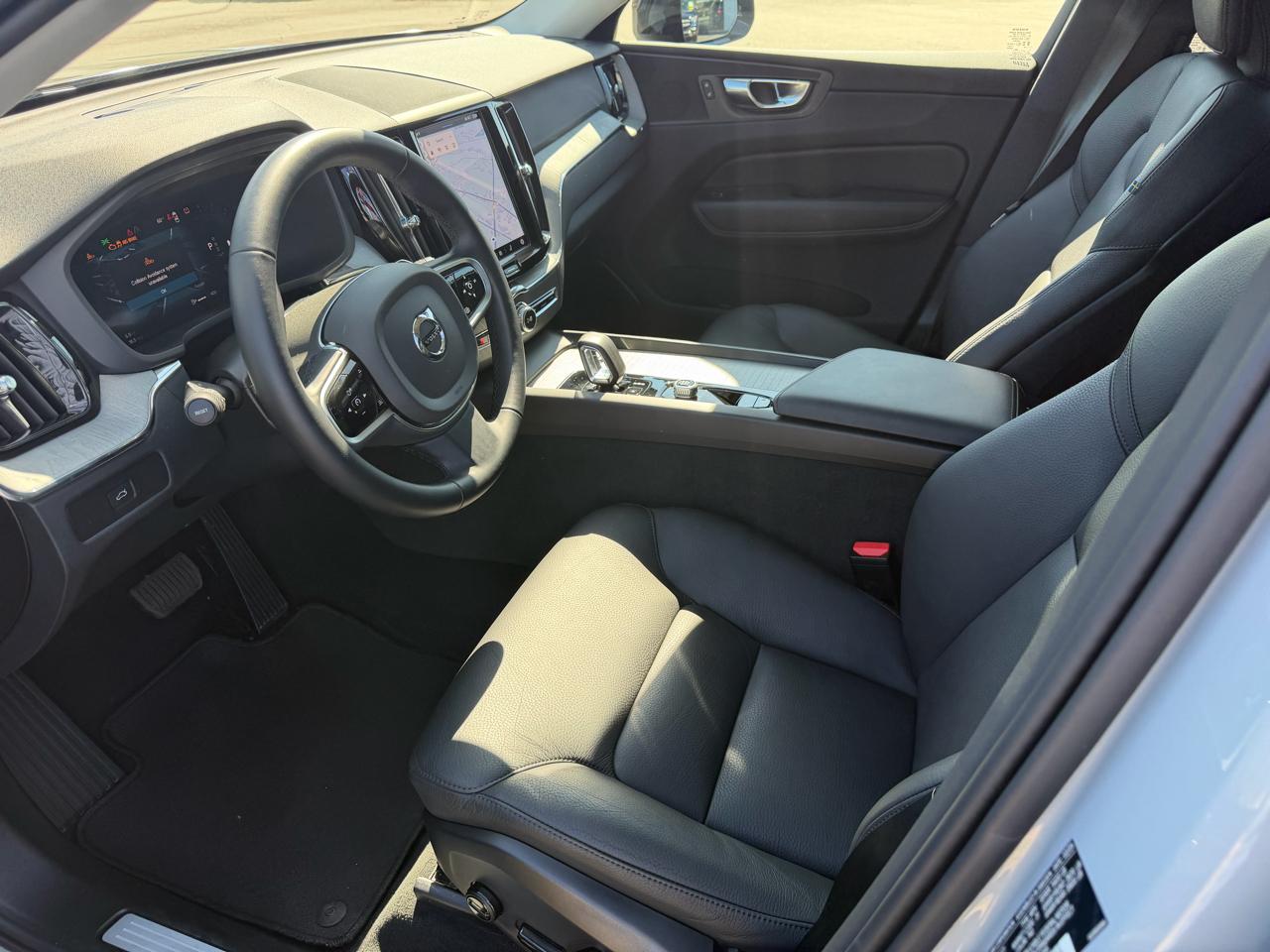 Volvo XC60 B5 Plus Dark AWD 2025