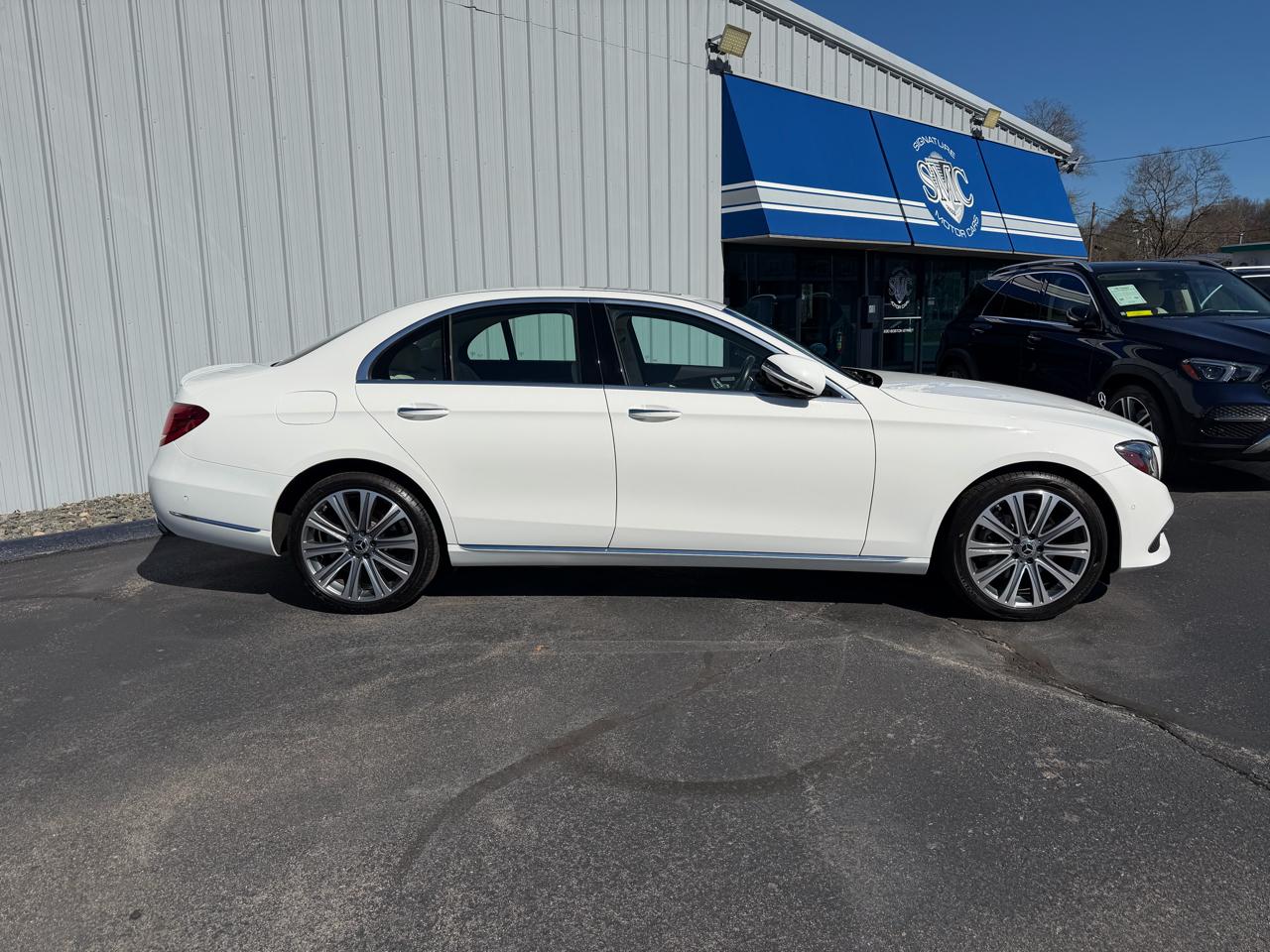 Mercedes-Benz E-Class E300 Luxury 4MATIC Sedan 2019